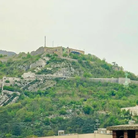 شقة T2 Berriat - Proche Gare & Centre - Equipe Avec Wifi غرونوبل
