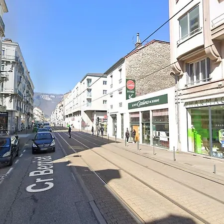 דירה T2 Berriat - Proche Gare & Centre - Equipe Avec Wifi גרנובל